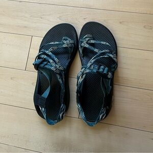 Chacos, women’s 8, barely worn